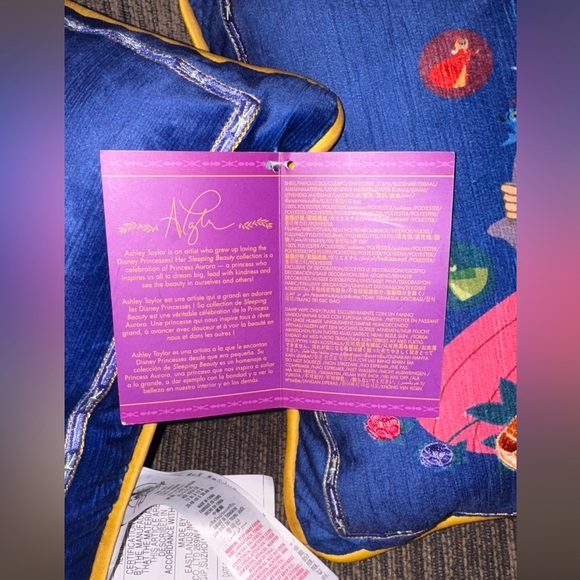 ASHLEY TAYLOR DISNEY PARKS 2024 SET 2 AURORA SLEEPING BEAUTY PILLOWS NWT - Picture 4 of 5